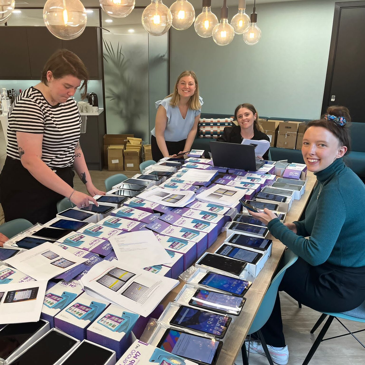 Alt='Grayce volunteers working with Bookmark'